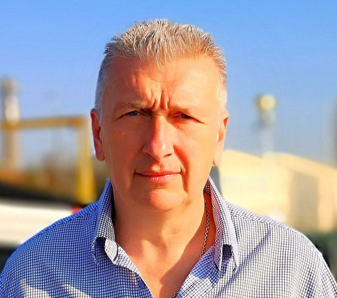 Ingatlanközvetítő