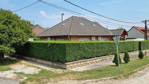 Small Image 1