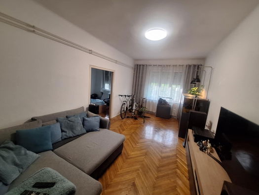 Small Image 1