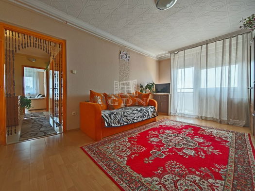 Small Image 1